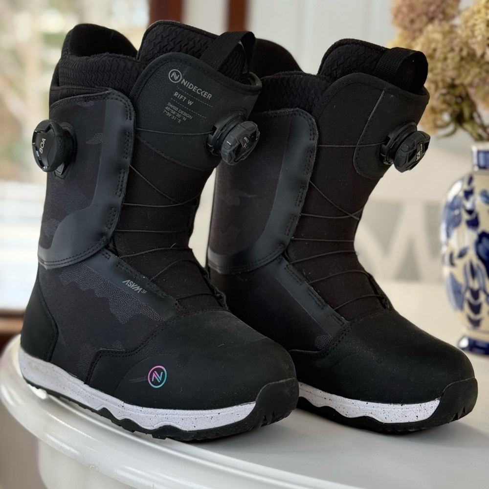 NIDECKER RIFT WOMEN'S SNOWBOARD BOOTS